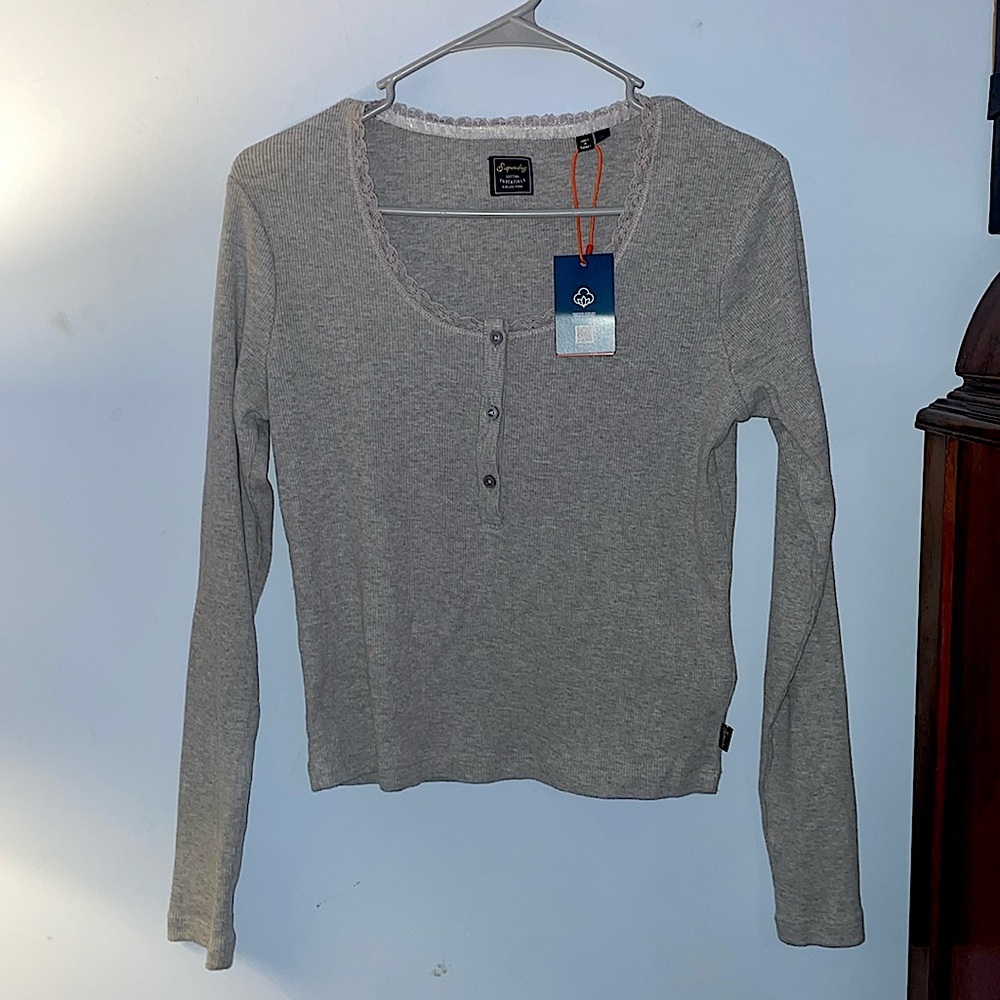 NWT✨Superdry longsleeve gray top
